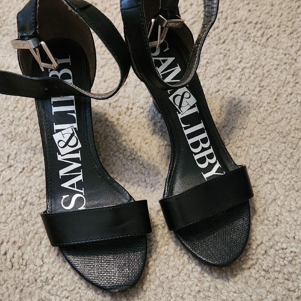Sam & Libby Black Wedge Sandal Size 6